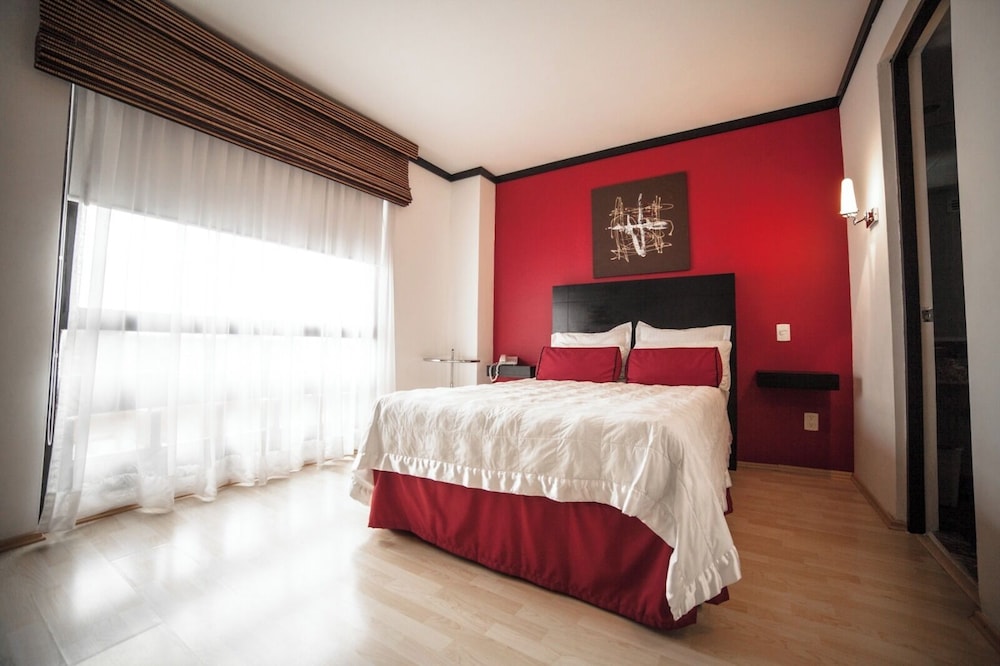 Standard Double Room, 1 King Bed photo 2