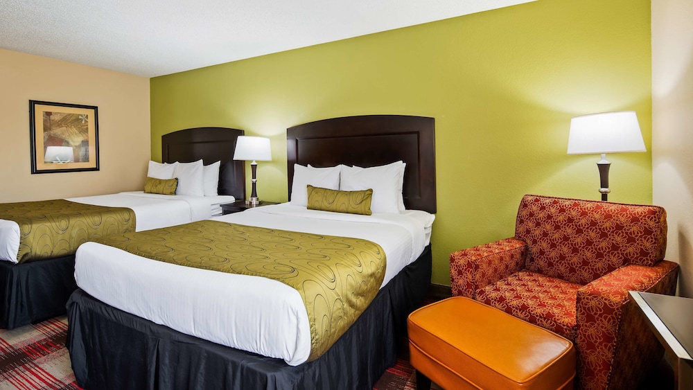 Standard Room, 2 Queen Beds, Non Smoking, Refrigerator & Microwave - Photo 3