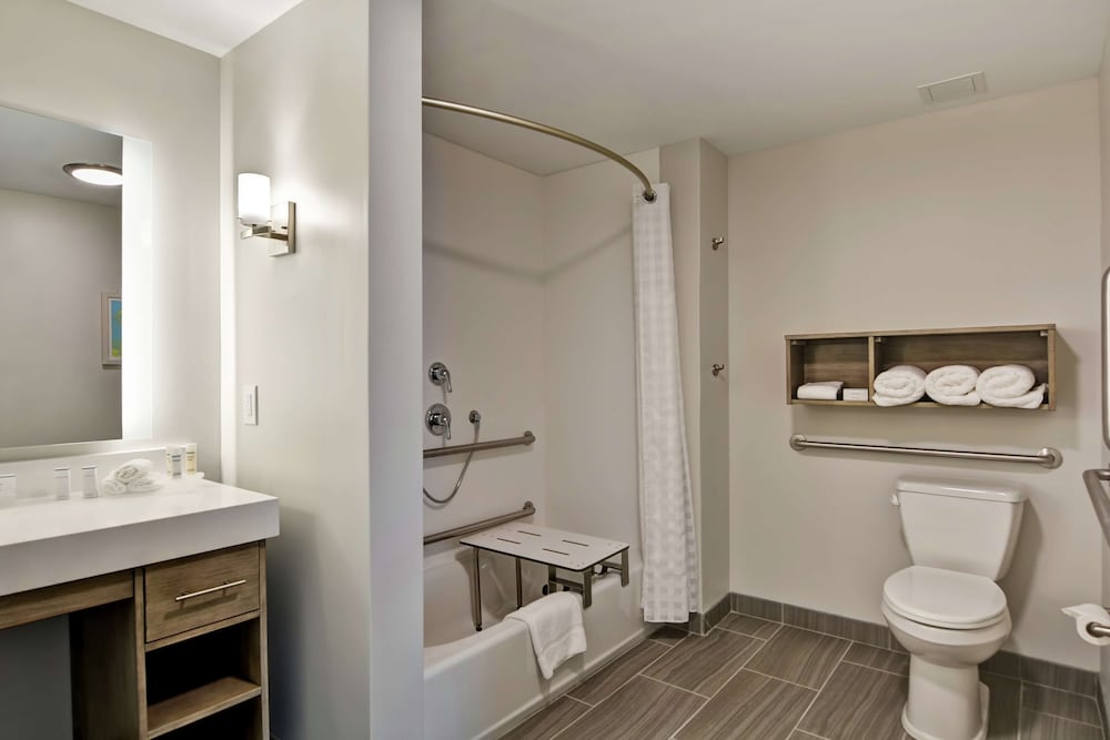 Studio, 2 Queen Beds, Accessible, Bathtub (Mobility & Hearing) - Photo 6