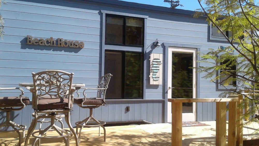 Tiny Beach House, 2 Bedrooms, Kitchen photo 2
