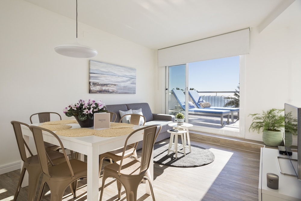 Ático Panorámico, 2 habitaciones, vista al mar, frente a la playa (Paseo de la Ribera 44)