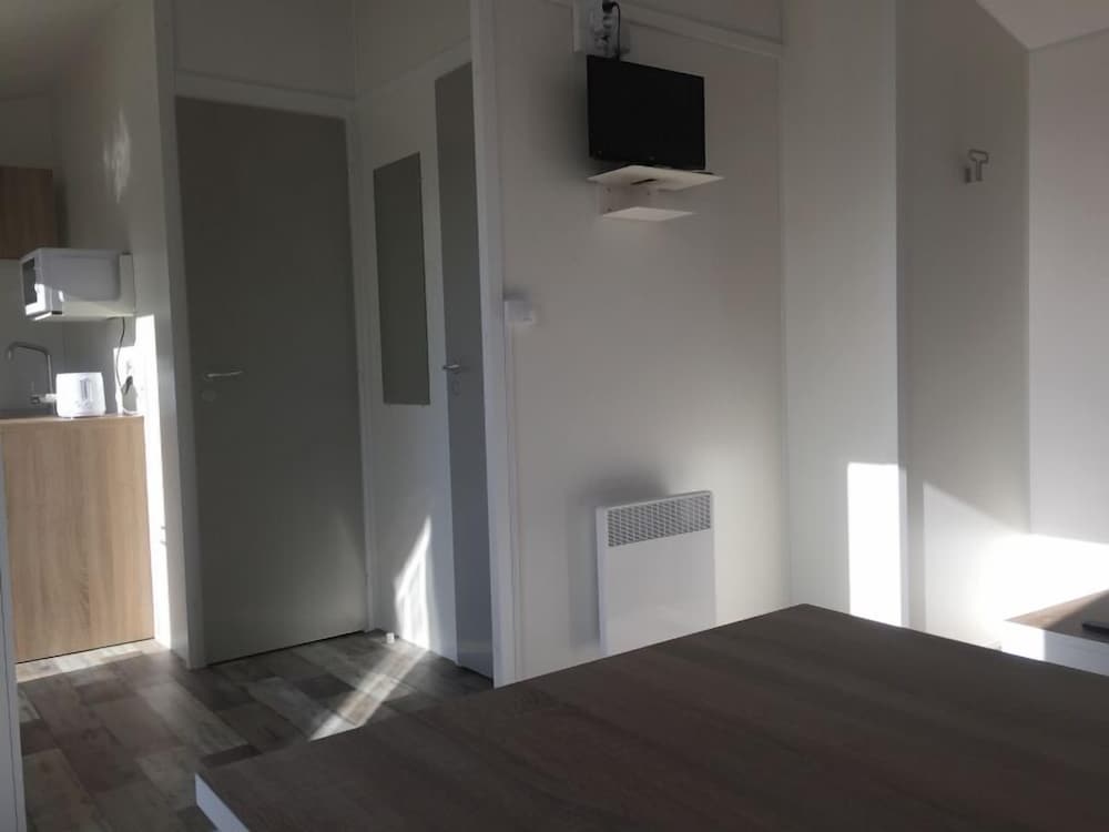 Mobile Home, 2 Bedrooms, Non Smoking photo 3