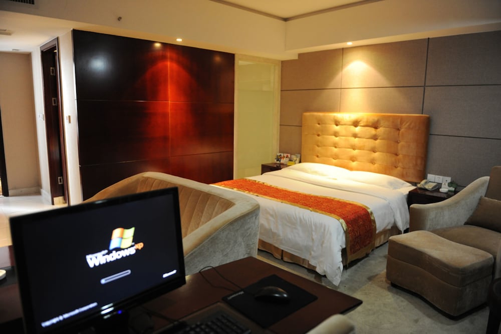 Deluxe Queen Room (Main Building) photo 2
