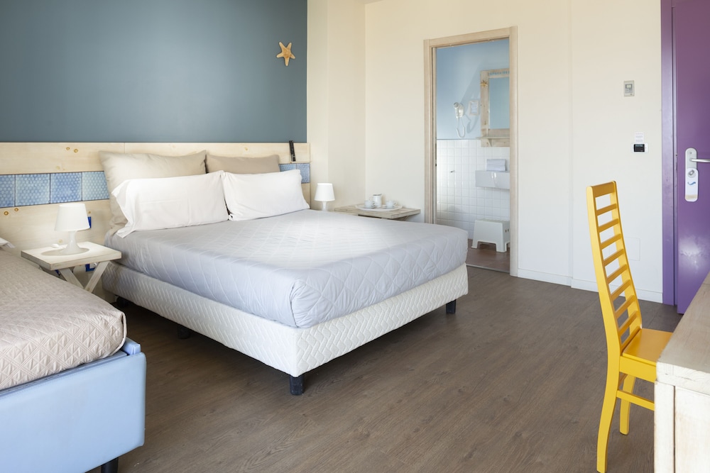 Triple Room, Balcony, Sea View photo 3