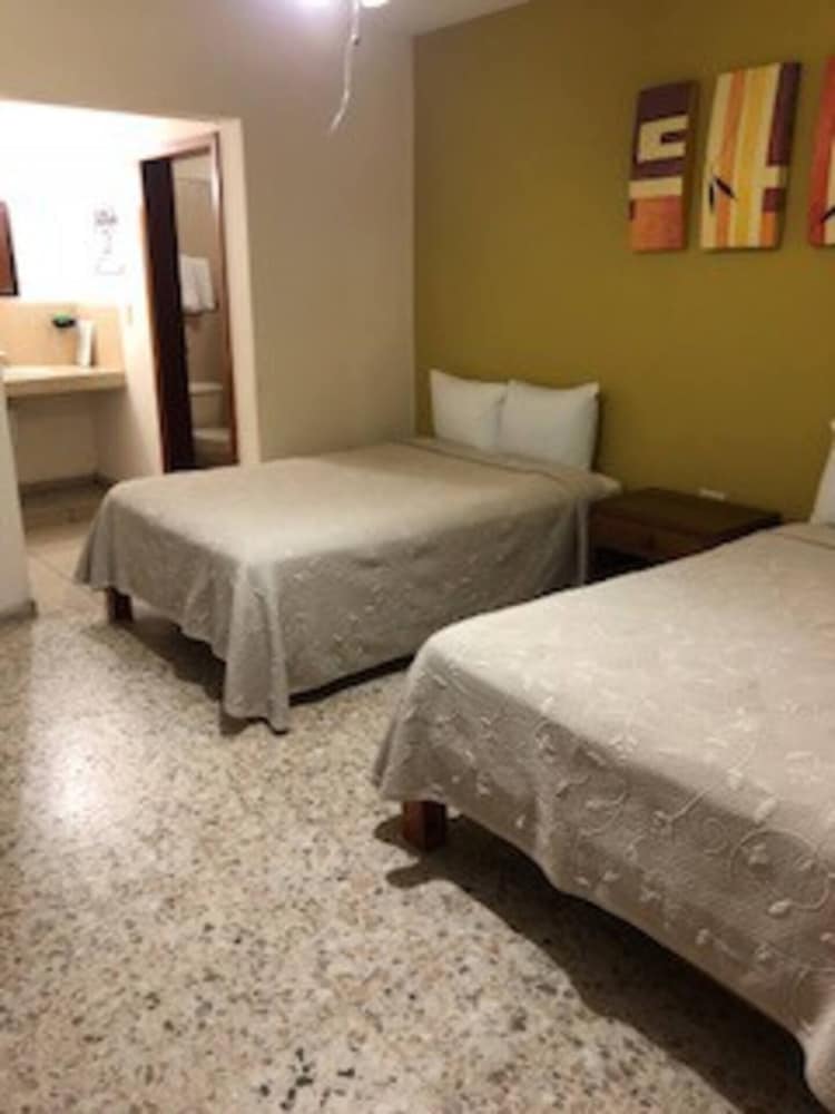 Basic Triple Room
