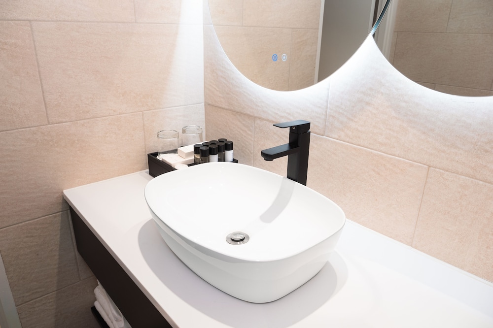 Premier Suite - Photo 2