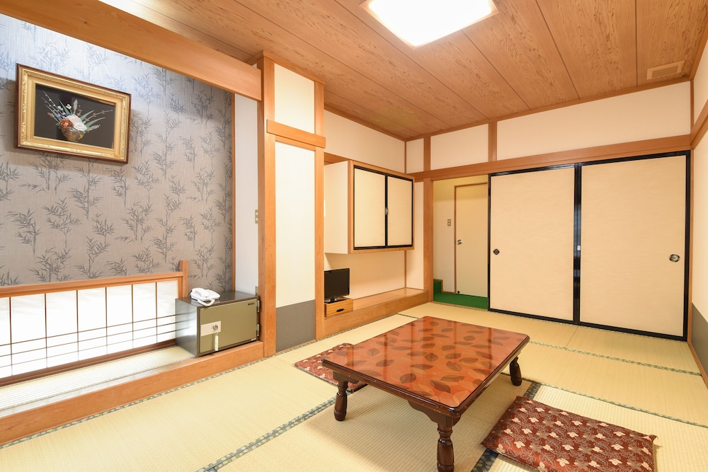 Japanese Style Room with Shared Toilet for 3 Guests