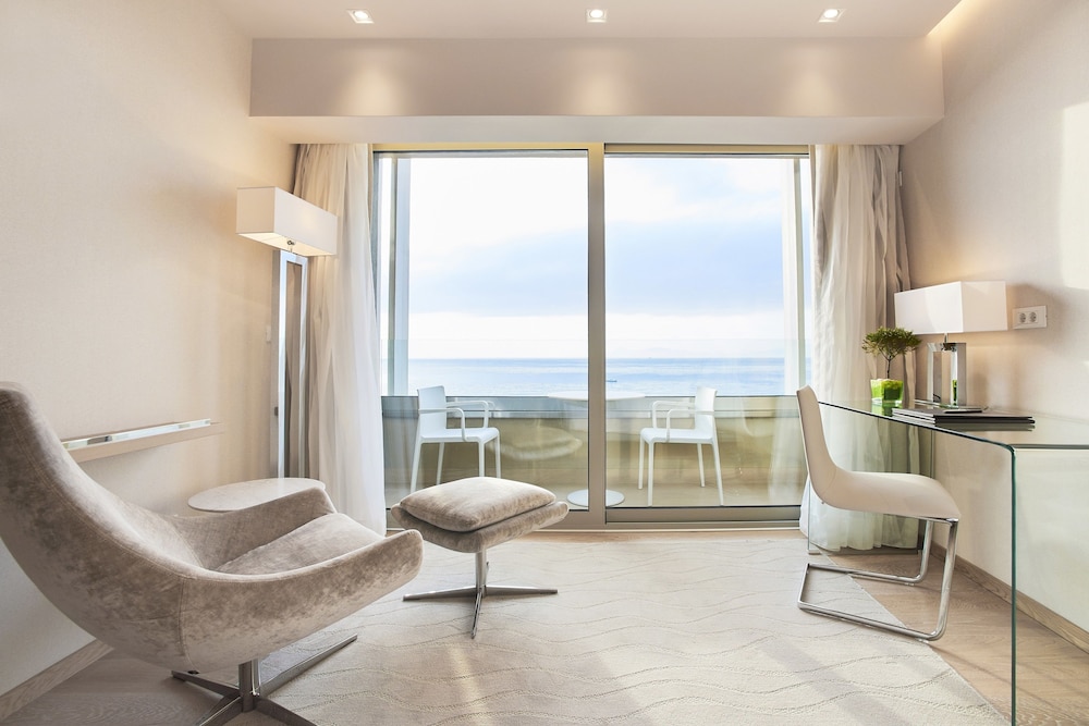 Premium Room, Sea View - Photo 5