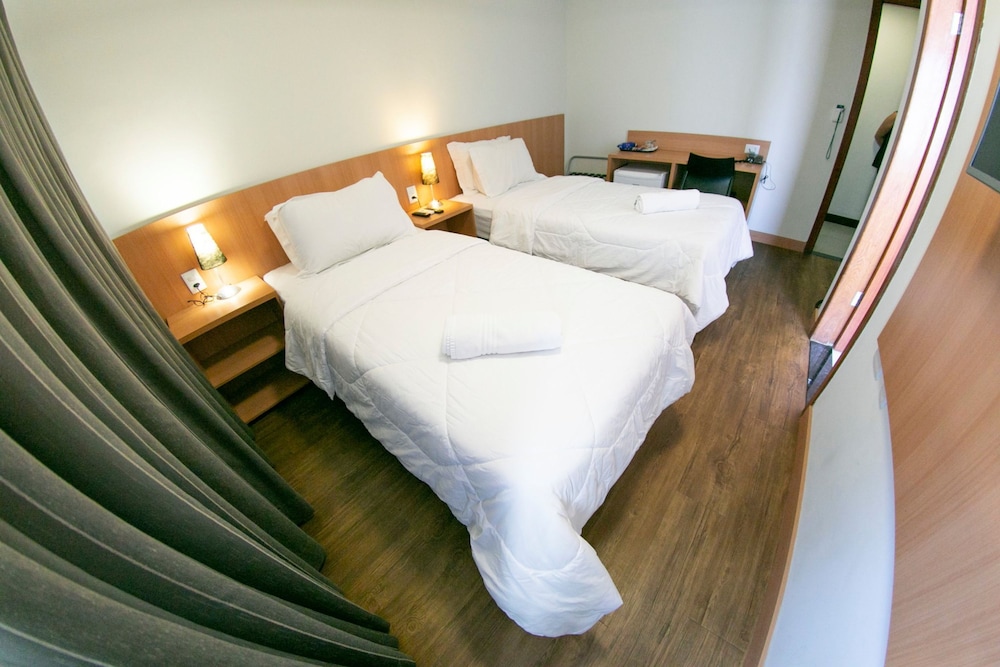 Deluxe Twin Room photo 3