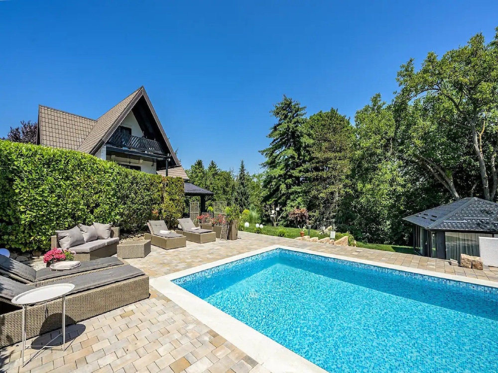House (Holiday Home Frieden - Three Bedroom )