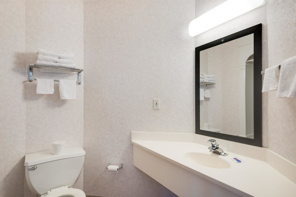 Standard Room, 2 Double Beds, Non Smoking - Photo 7