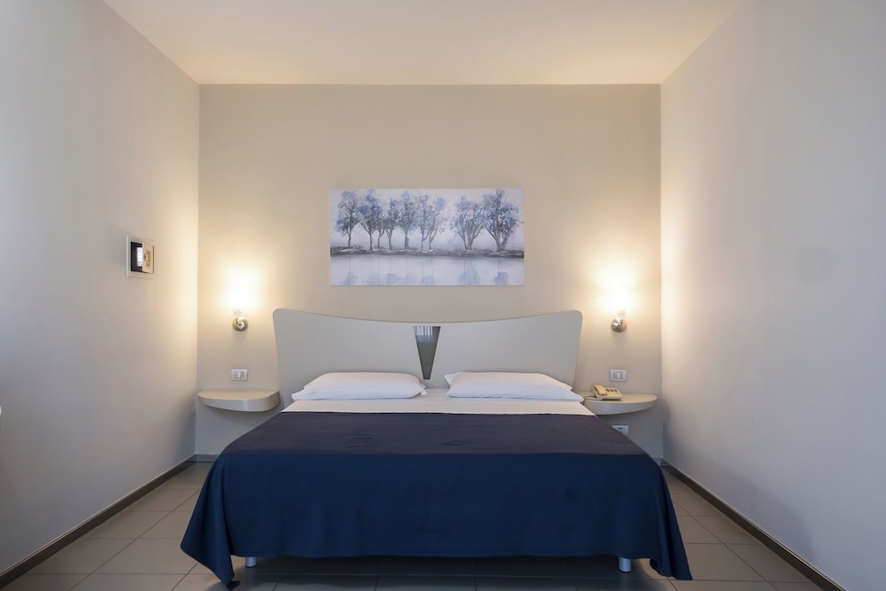 Superior Double or Twin Room - Photo 3