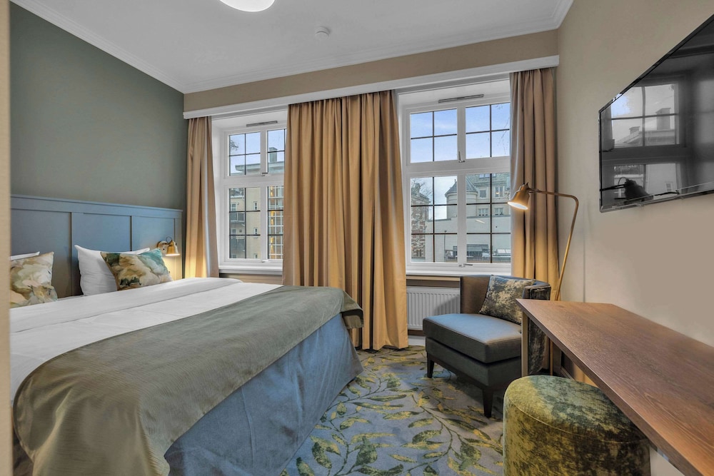 Available room thumbnail 5
