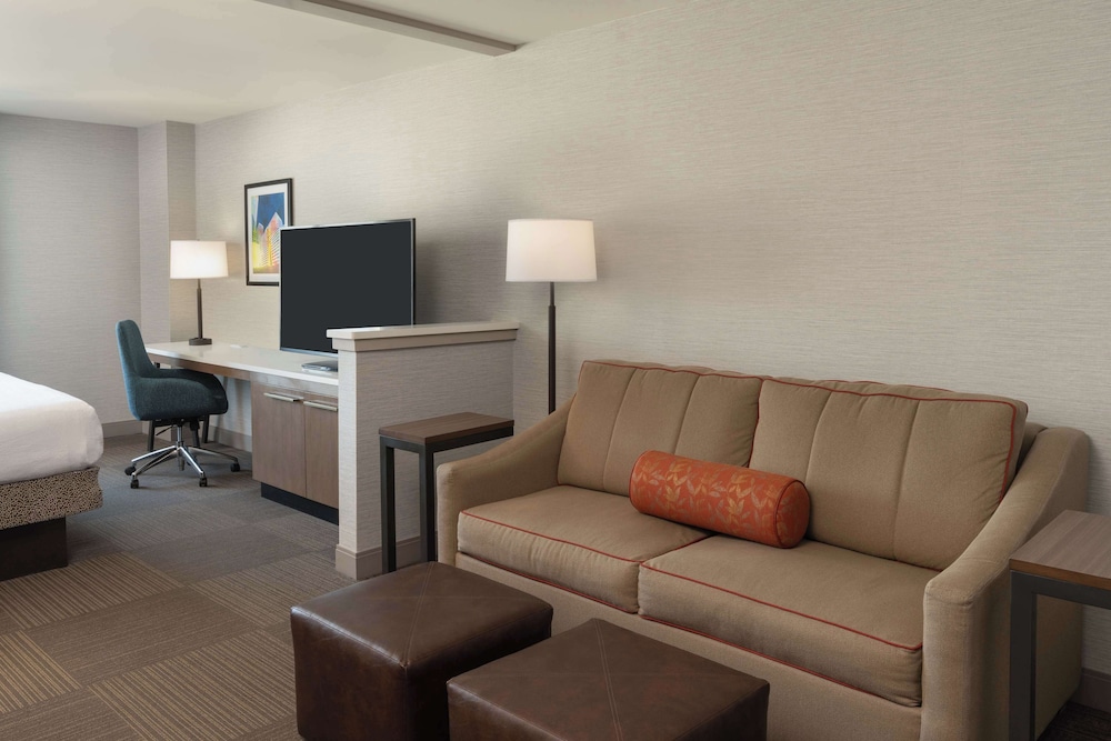 Junior Room, 1 King Bed (Drinks/Snacks) photo 2