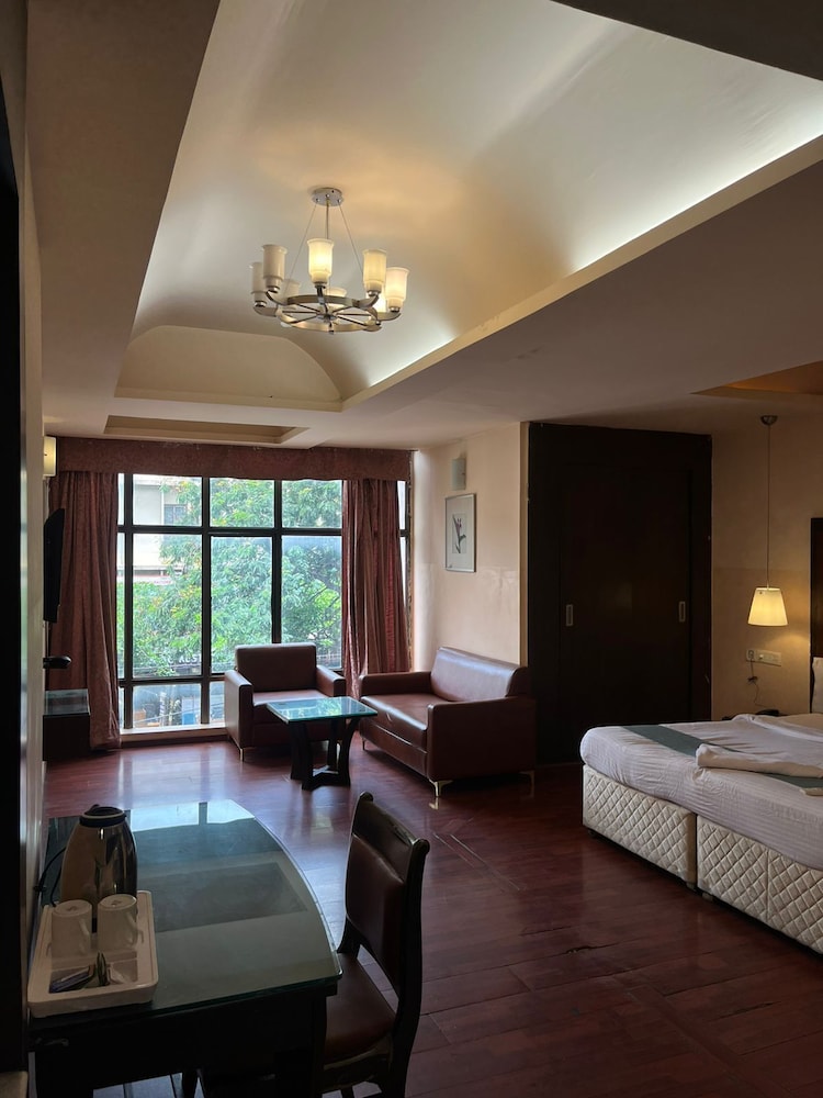 Junior Suite, Balcony, City View
