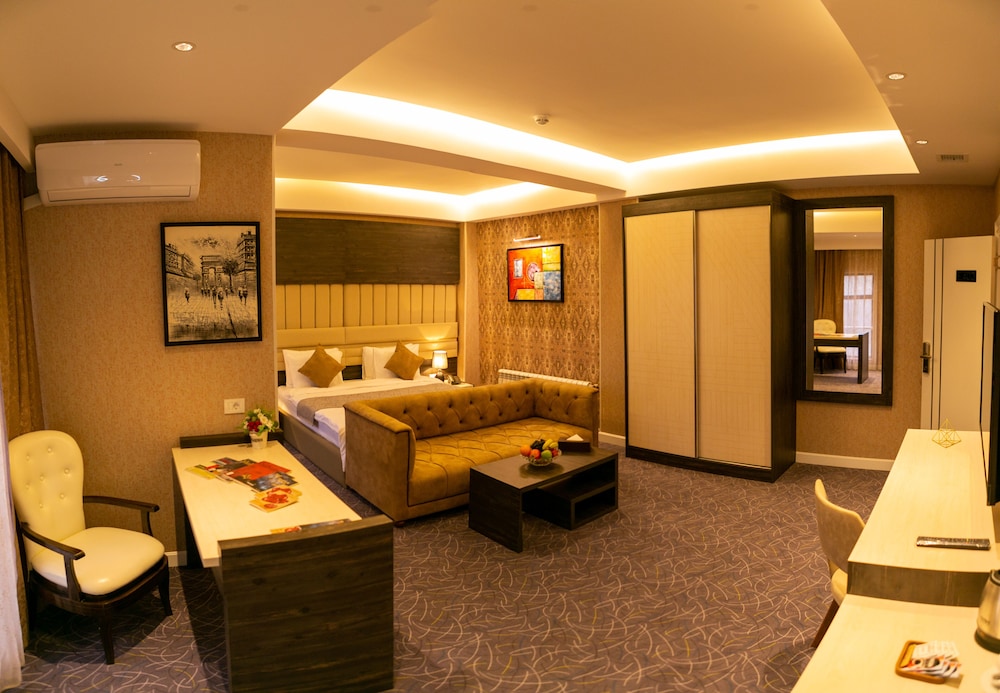 Family Room - Photo 1