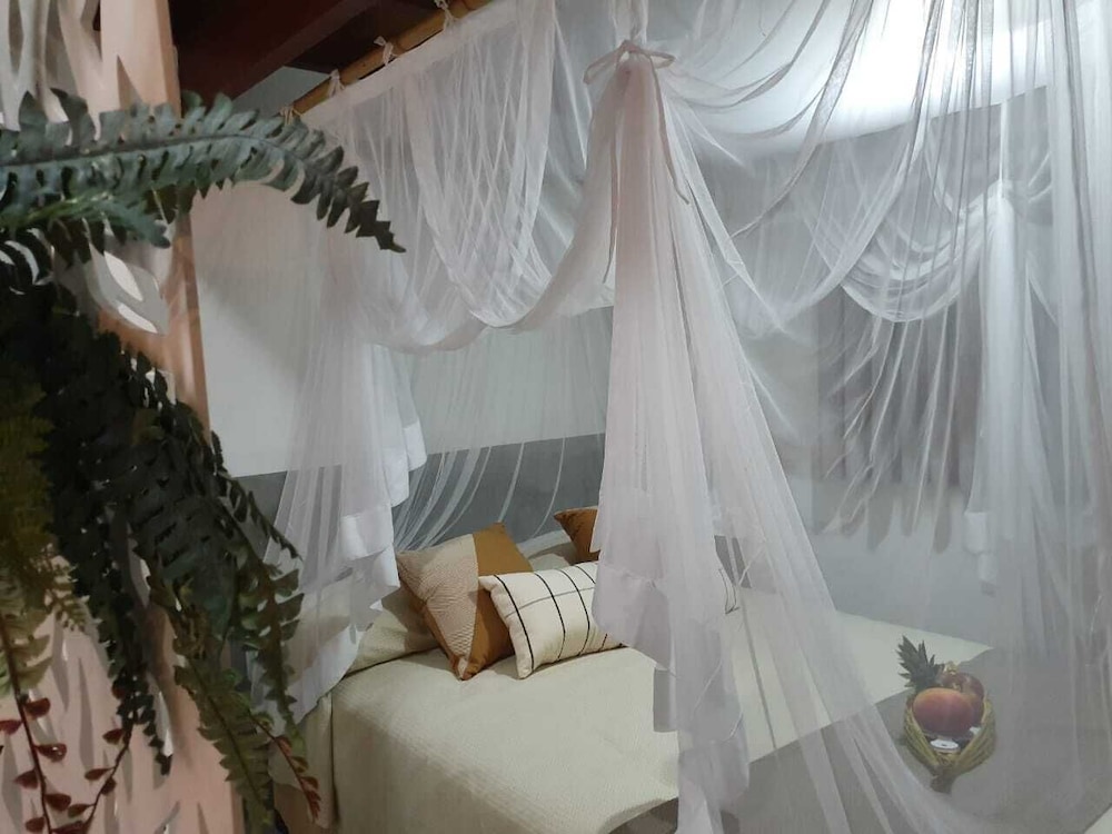 Superior Bungalow - Photo 3