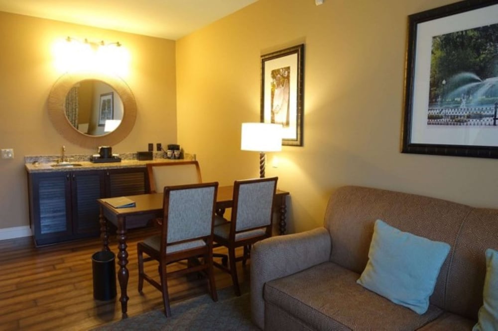 Premium Suite, 2 Queen Beds, Accessible (Hearing)