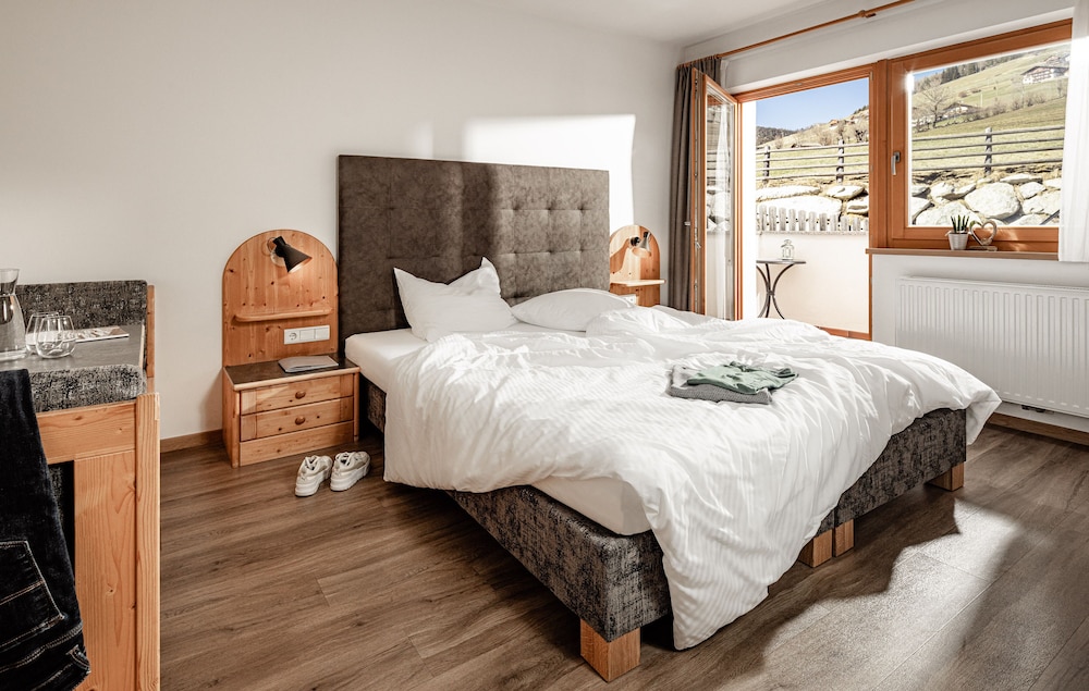 Economy Double Room (Meadow View)