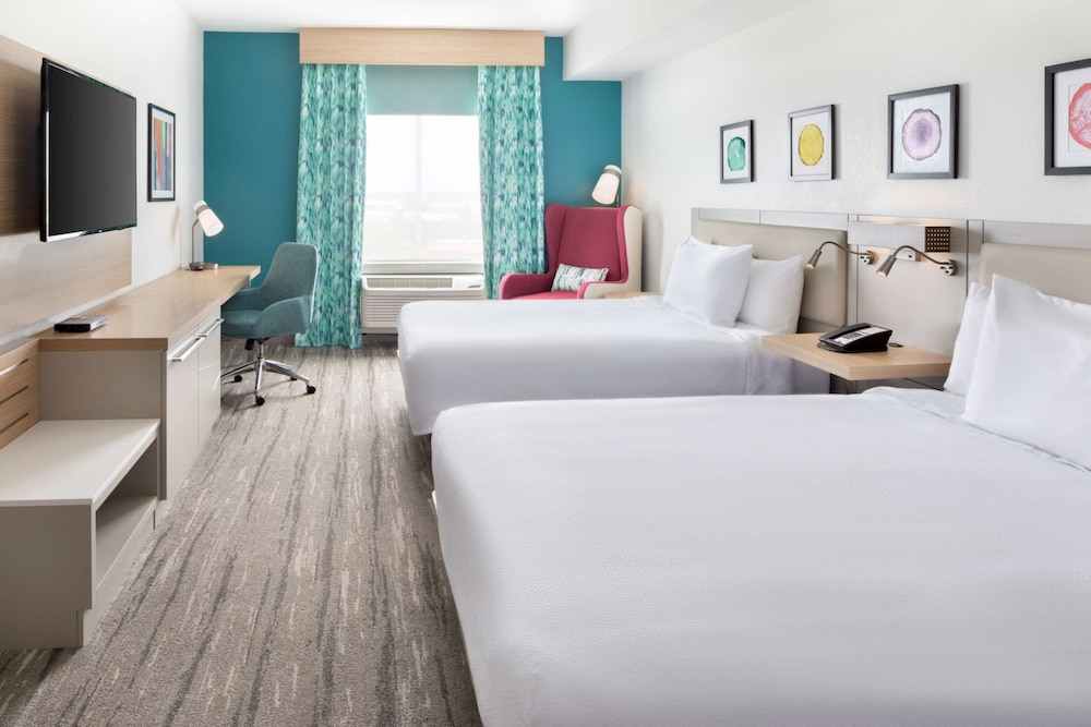 2 Queen Beds, Accessible Room with Roll-In Shower