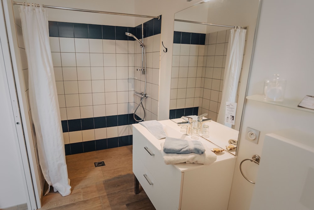 Double Room, Private Bathroom (Chambre Champlain) photo 2