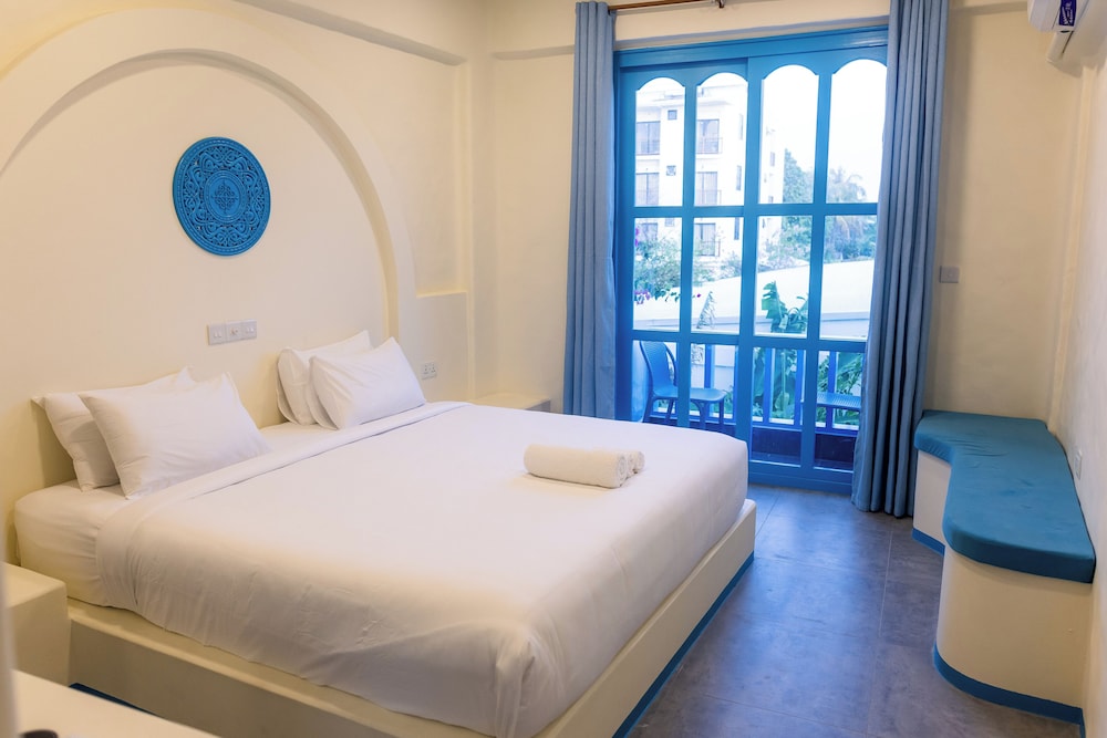 Deluxe Double Room, Balcony, City View