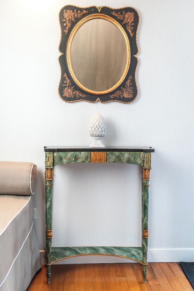Deluxe Suite photo 2