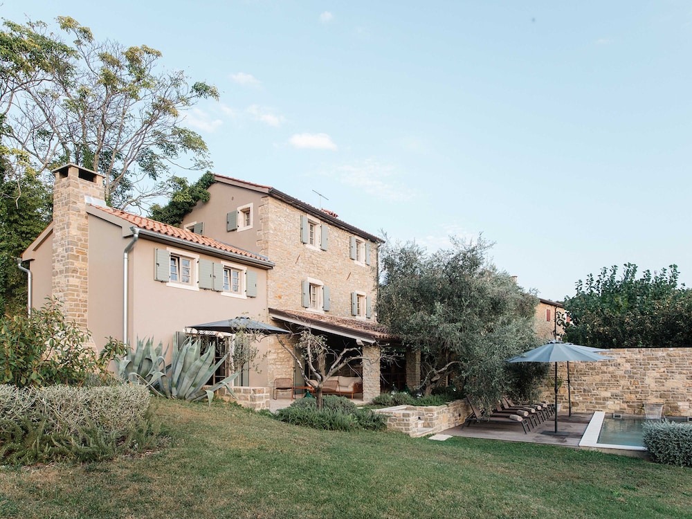 Exclusive Villa, Multiple Beds, Pool View - Photo 7