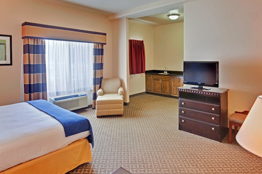 Standard Room, 1 King Bed (LEISURE) - Photo 2