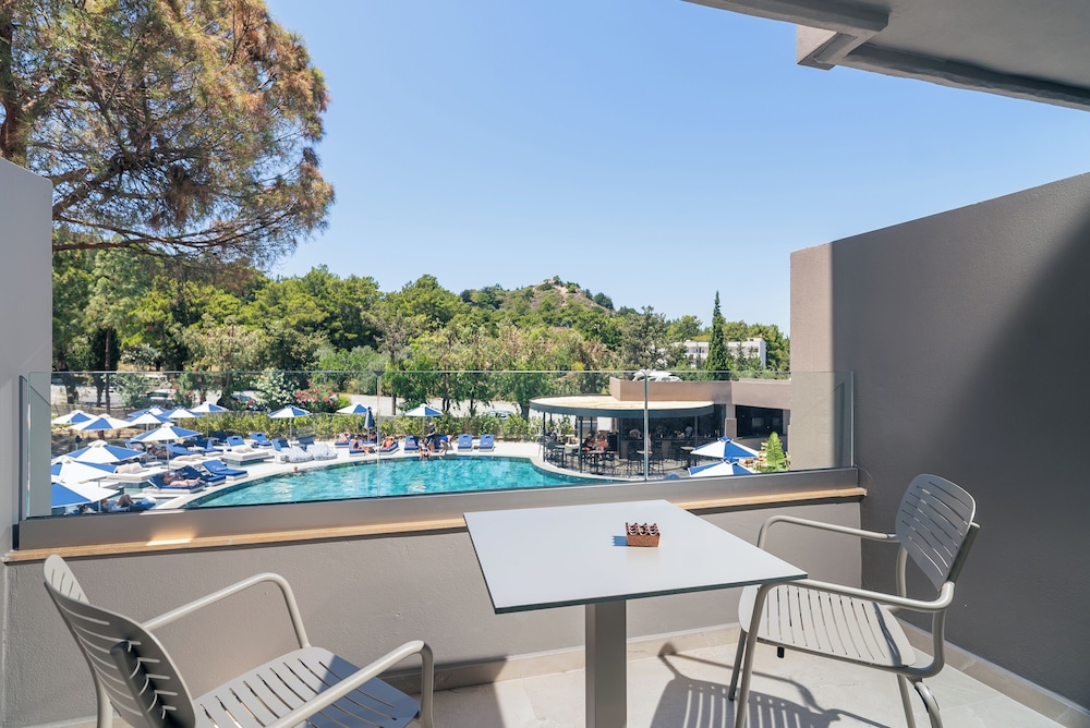 Superior Double or Twin Room, Pool View