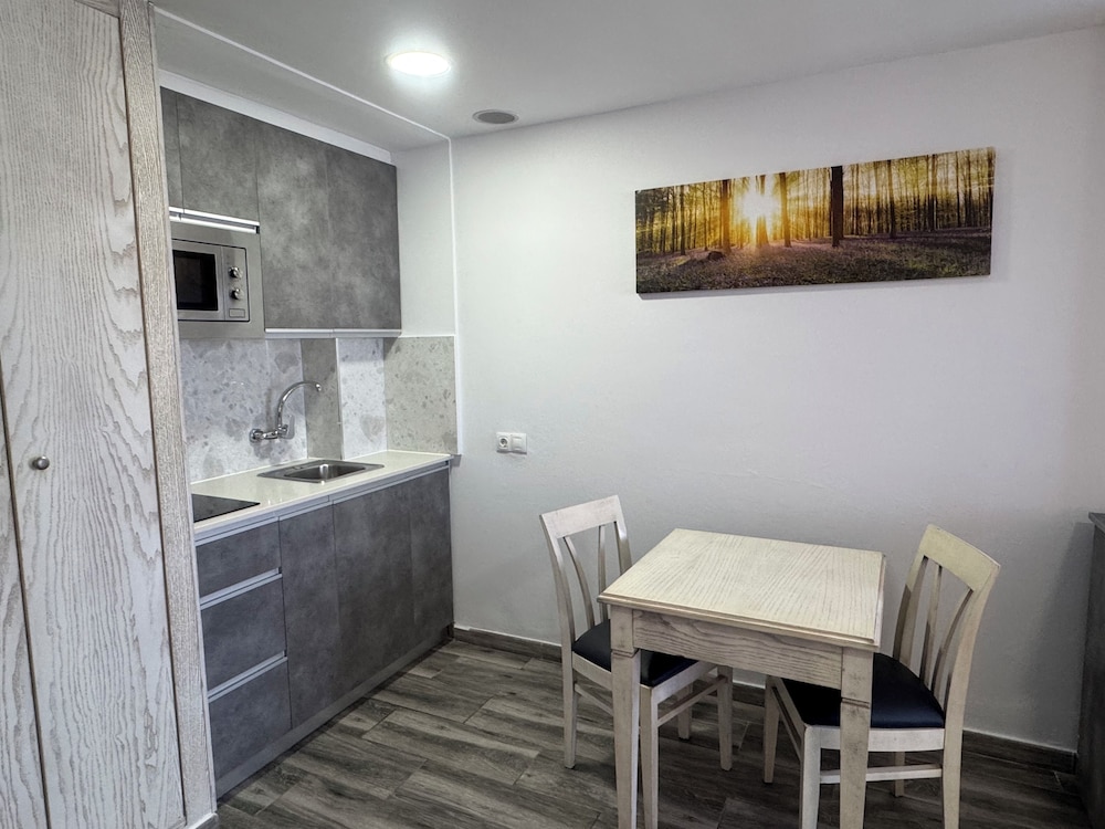 Standard Triple Room, Sea View - Photo 6