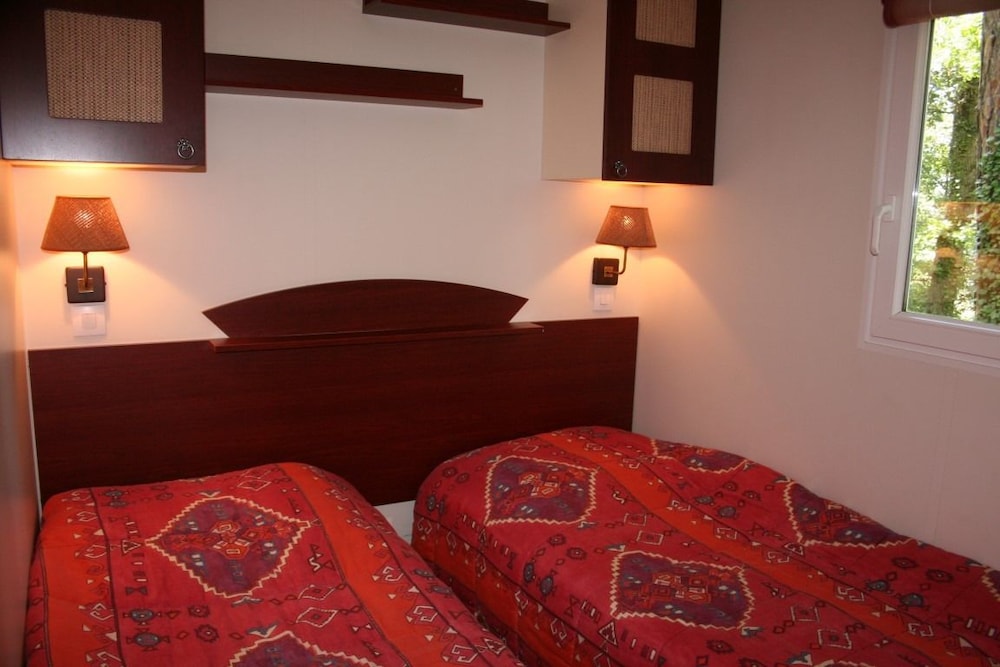 Mobile Home, 2 Bedrooms photo 1