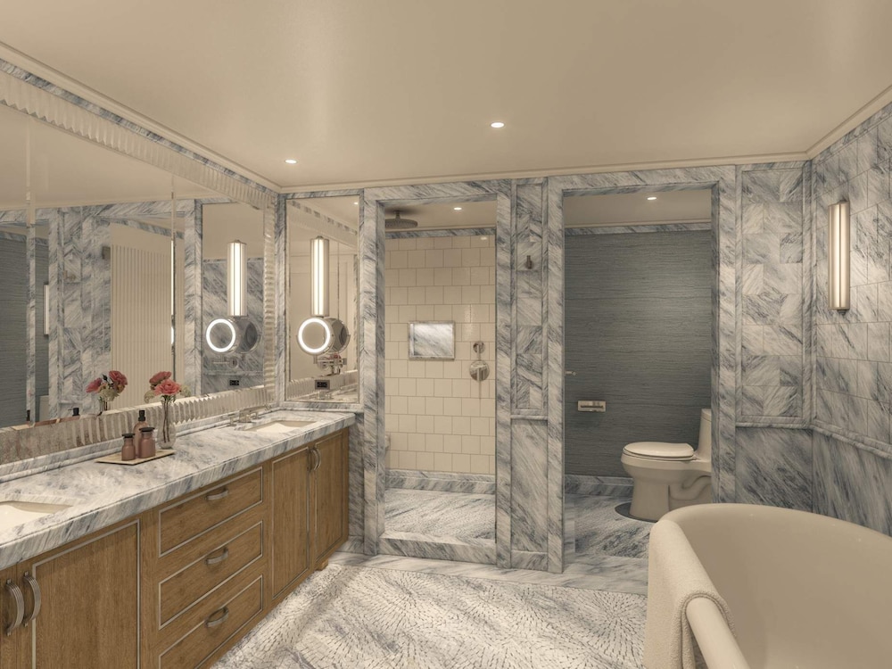 Grand Deluxe Suite Accessible photo 2