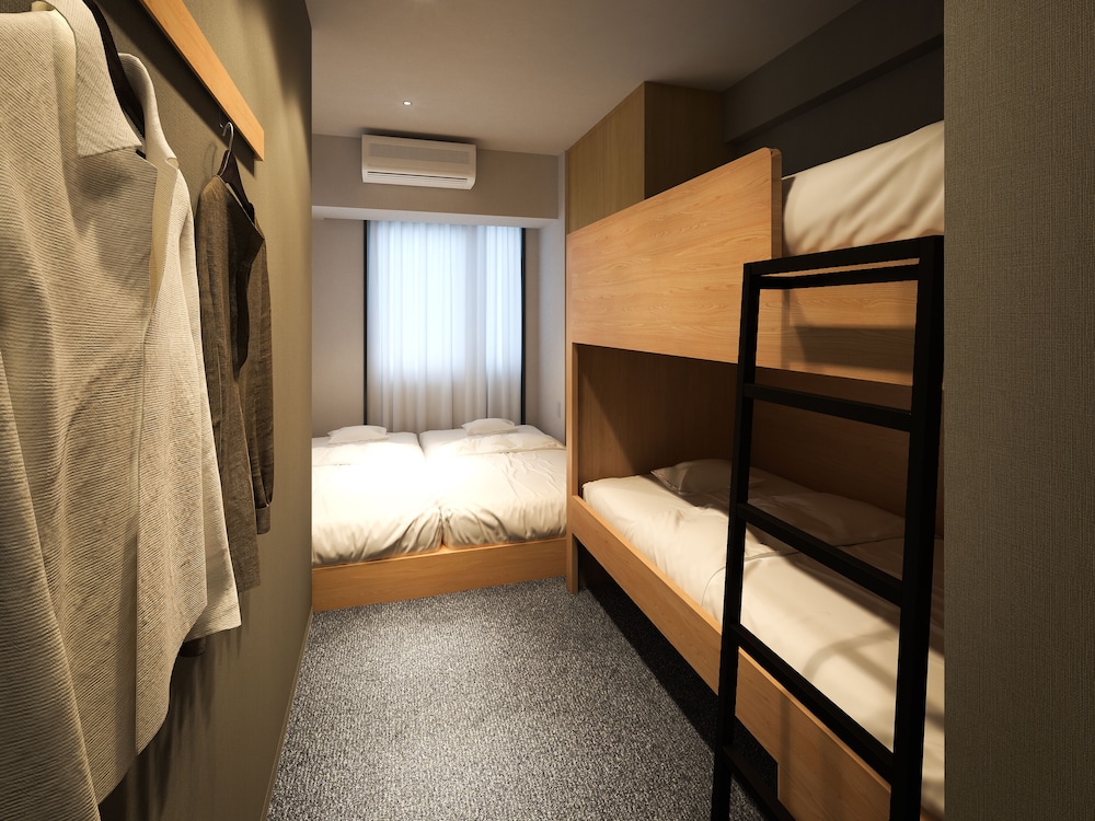 Basic Room, Non Smoking, Private Bathroom, For 4 Guests photo 2