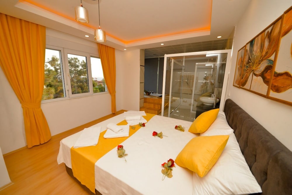 Family Villa, 3 Bedrooms, Sea View, Slope side photo 1