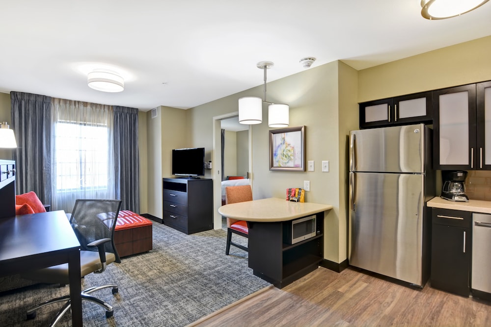 Suite, 1 Queen Bed, Accessible Bathtub, Kitchen (Communications, Accessible Tub) photo 2