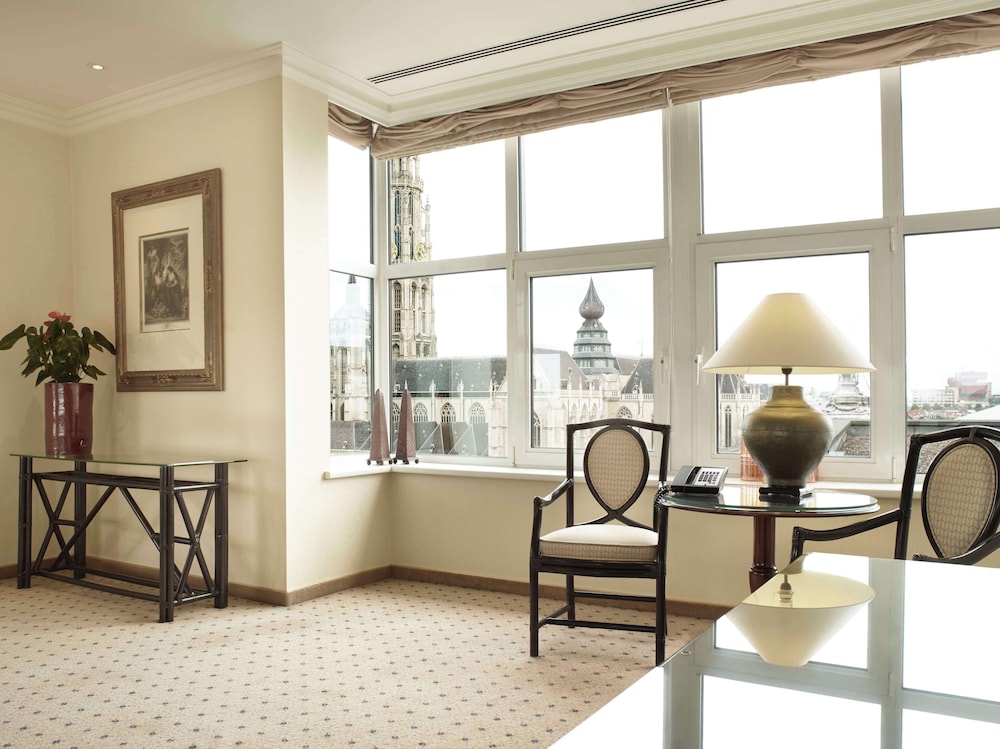 Presidential Suite (Duplex, Royal Sinjoor)