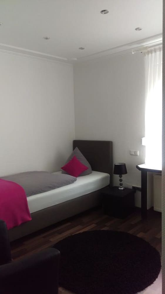 Single Room photo 2