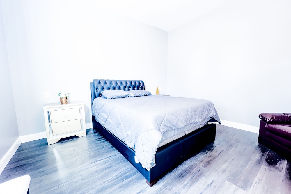 Premium House photo 2