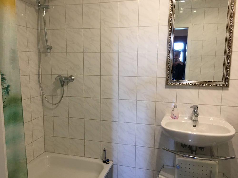 Basic Quadruple Room photo 3