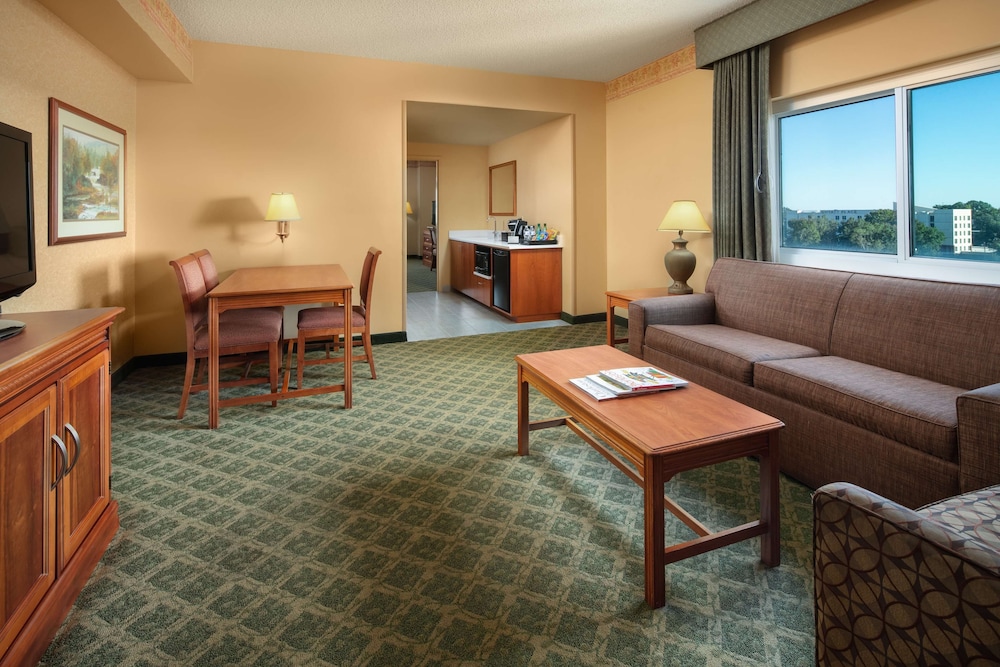 Premium Room, 2 Queen Beds, Corner (Bathtub) photo 3