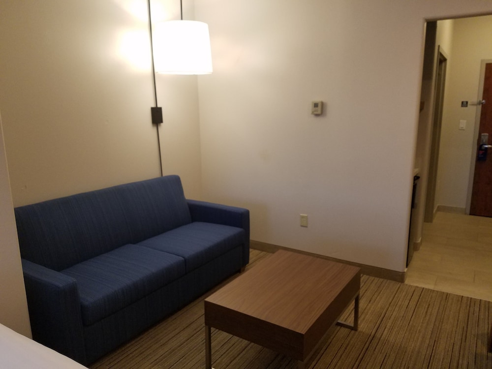 Suite, 2 Queen Beds - Photo 4