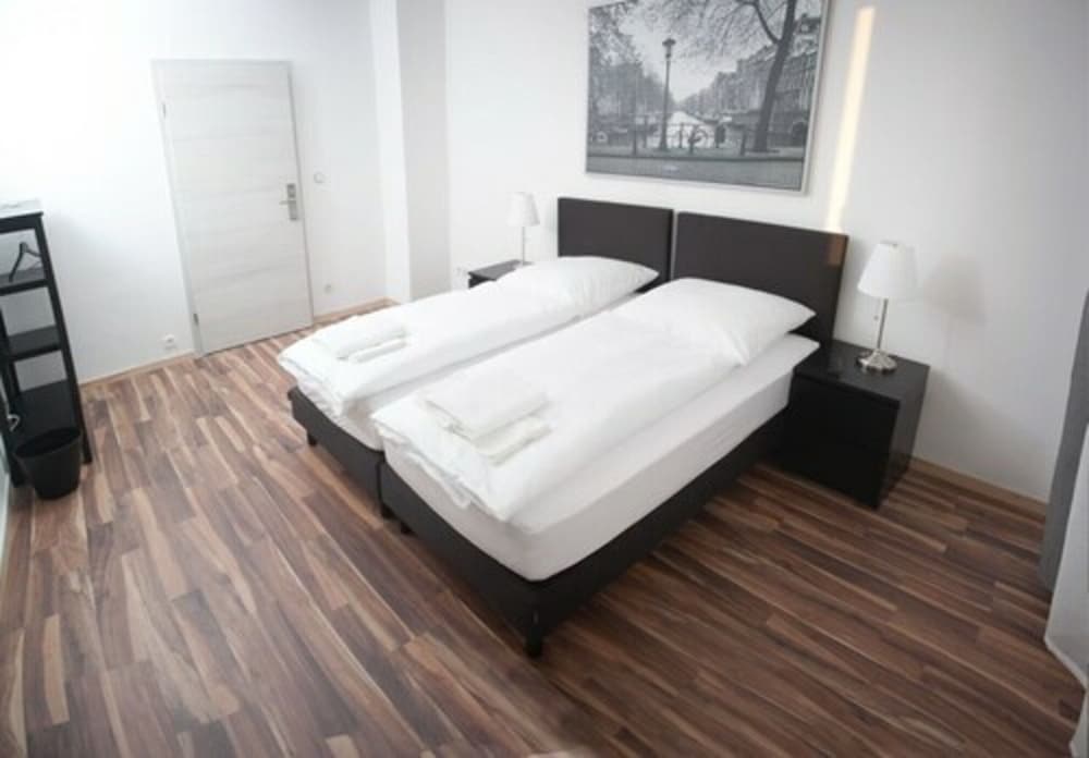 Double or Twin Room, Shared Bathroom (4) photo 2