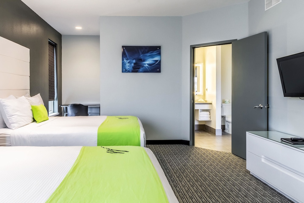Suite, Multiple Beds, Non Smoking photo 1
