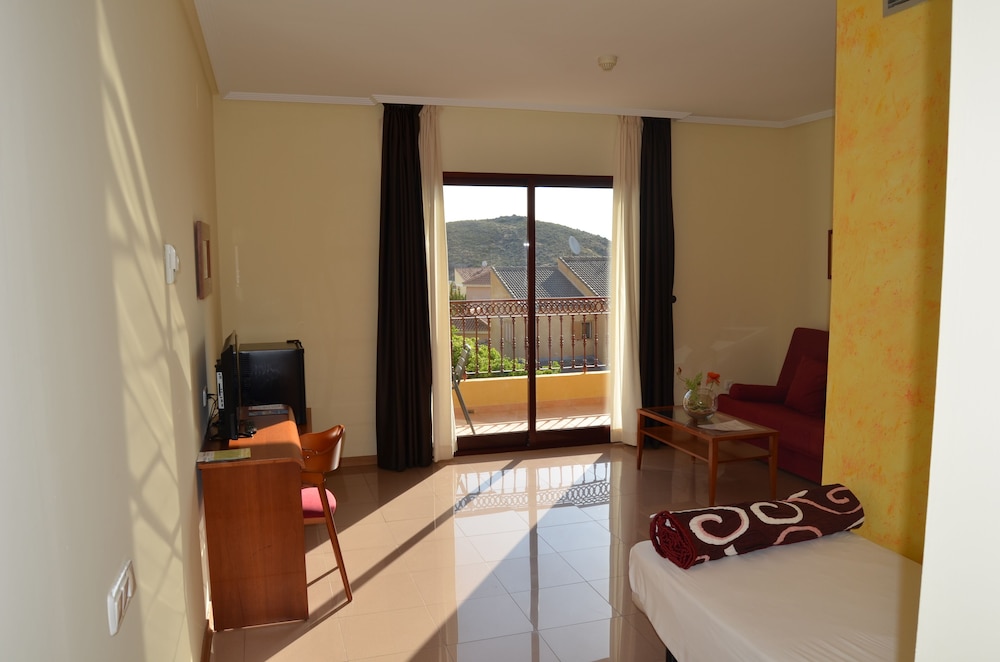 Habitación Doble (Salón - 2 Adultos)