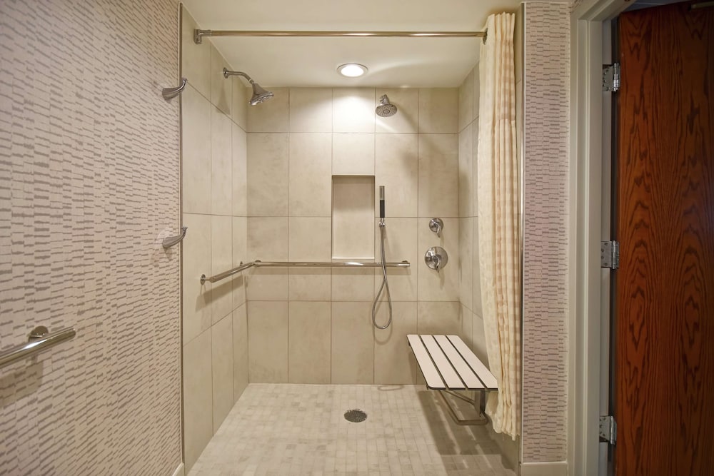 Suite, Accessible, Non Smoking - Photo 5