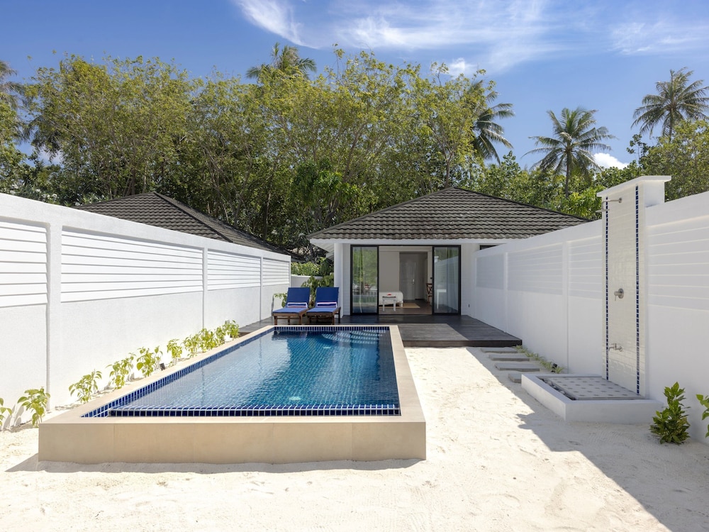 Deluxe Room, 1 Double Bed (Sunset Deluxe Beach Pool Villa) - Photo 2