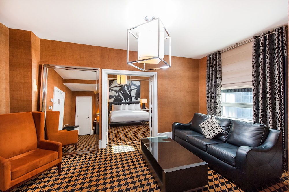Junior Suite, 1 King Bed with Sofa bed