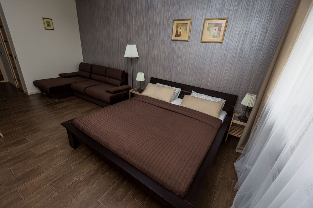 Deluxe Double Room, 1 Queen Bed with Sofa bed photo 1