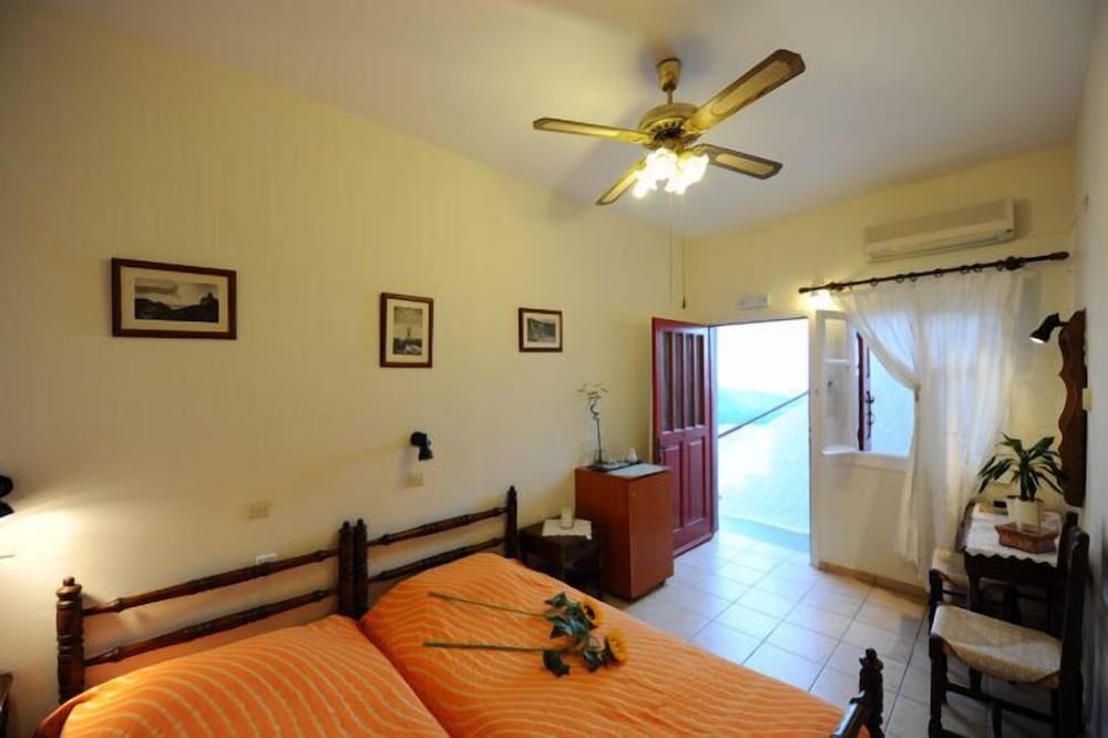 Executive Room - Photo 3